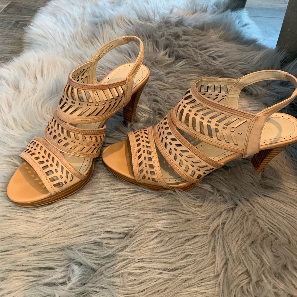 High heels sandals
